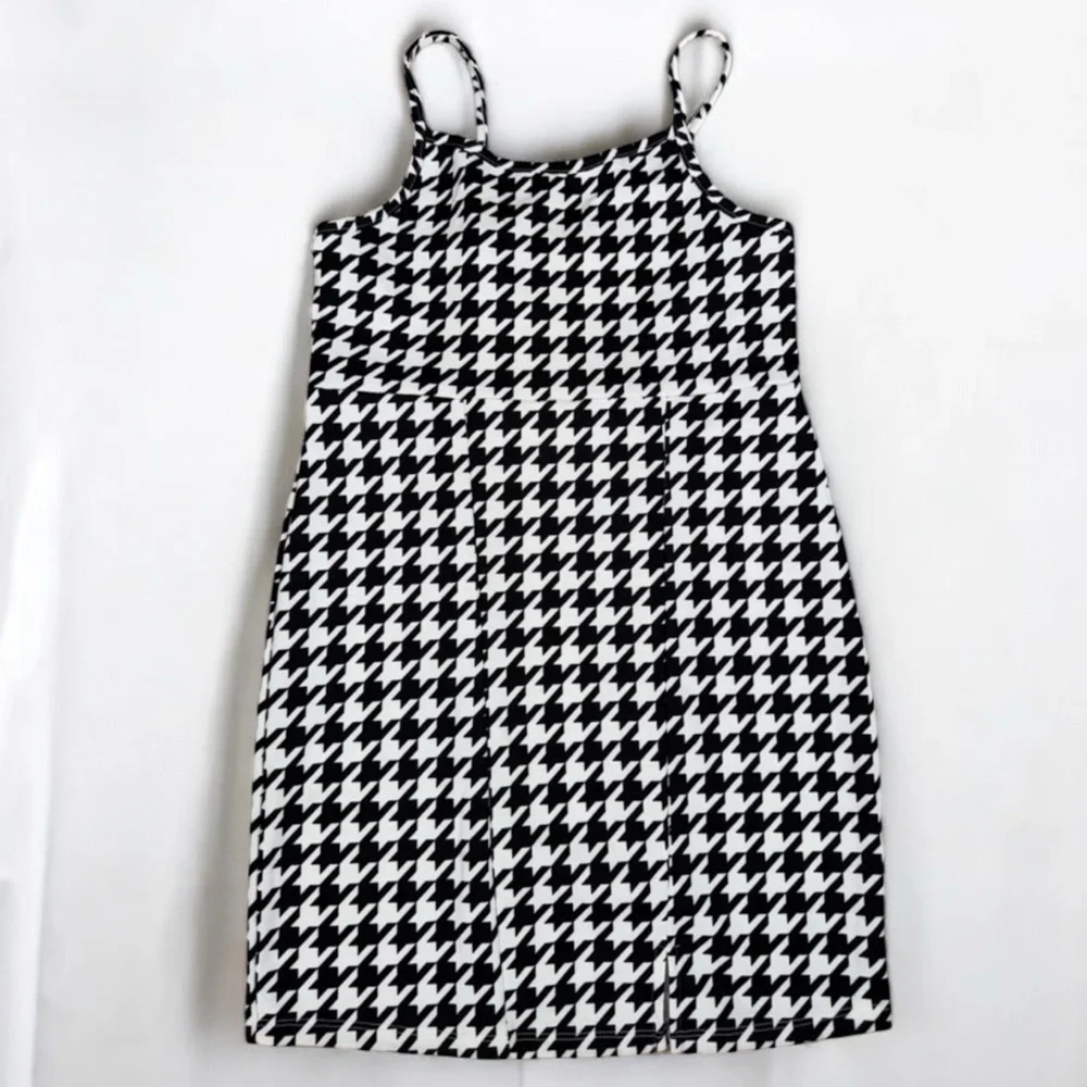Between Girls Dress Size 12 Black White Houndstooth Sleeveless Shift Short